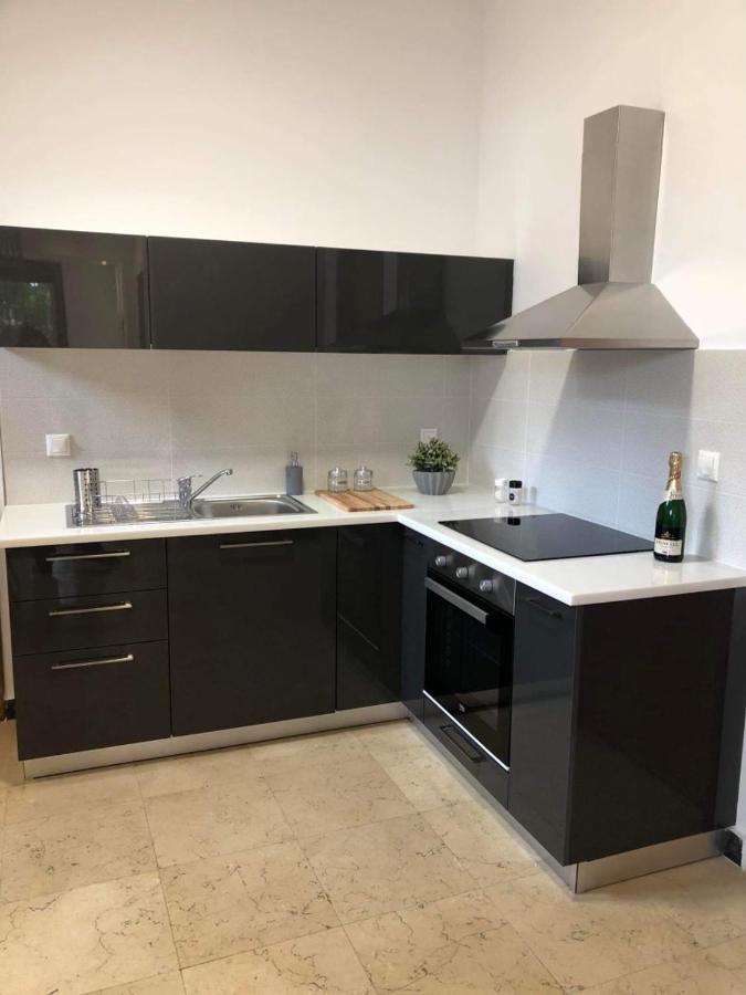 Paradise Apartments Nefeli Kalamata Dış mekan fotoğraf